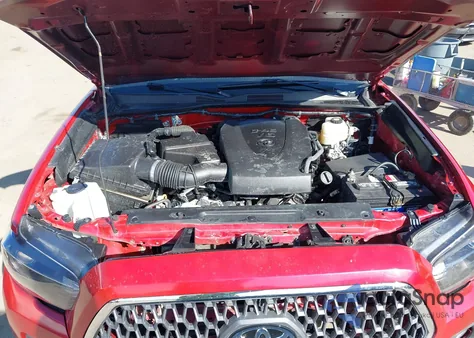 2021 Toyota Tacoma Double Cab/Sr/Sr5/Trd Sport/Trd Off Road/Trd Pro z USA, uszkodzony, nr VIN 5TFCZ5AN0MX262902